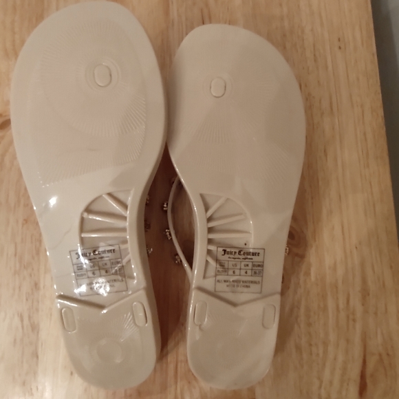 Juicy Couture Sandals - Picture 2 of 4